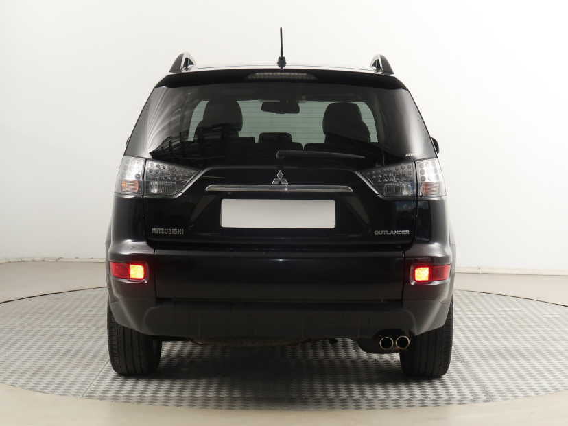 Mitsubishi Outlander, 2012