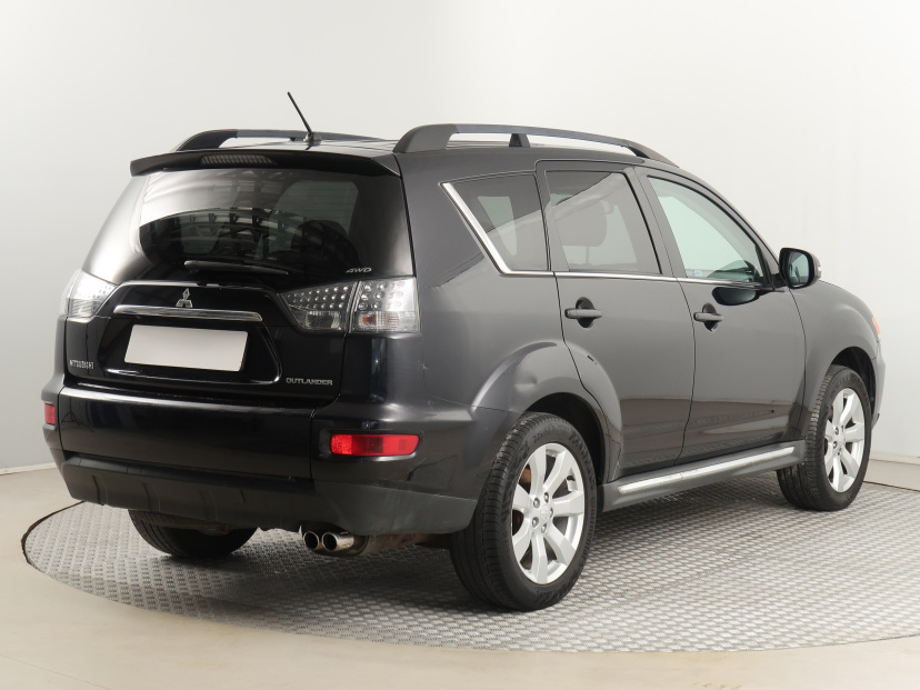 Mitsubishi Outlander, 2012