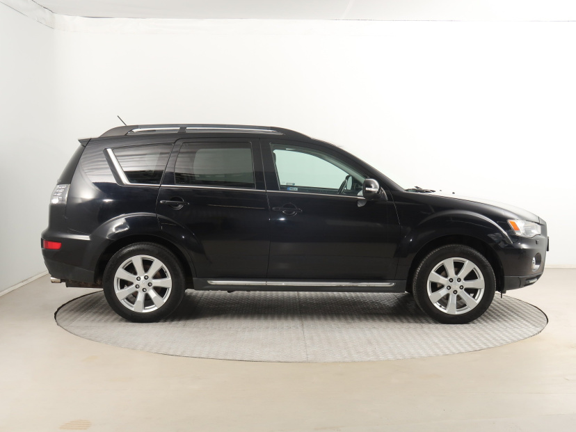 Mitsubishi Outlander, 2012