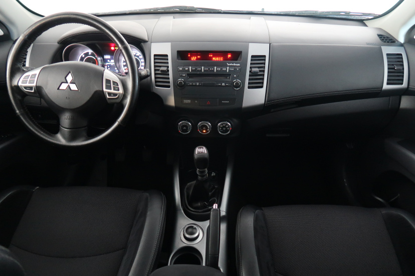 Mitsubishi Outlander, 2012
