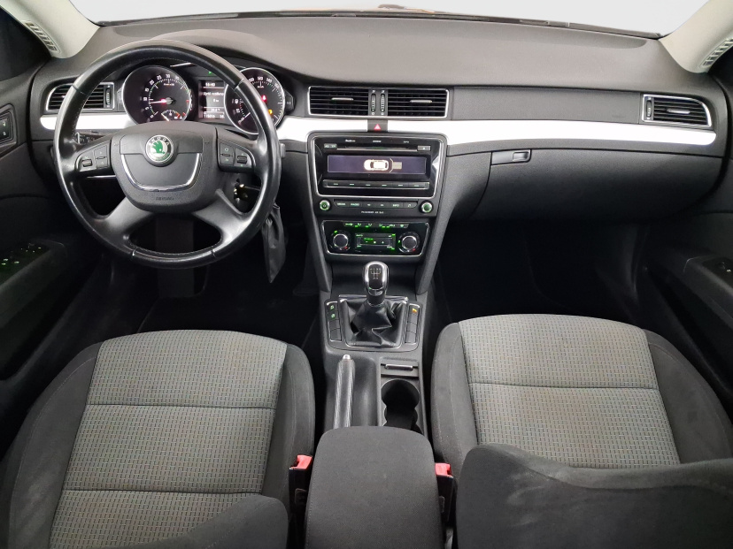 Škoda Superb, 2011