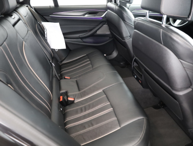 BMW 5 - 2023