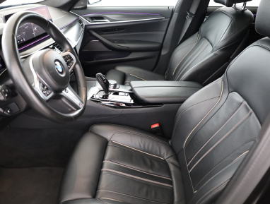 BMW 5 - 2023
