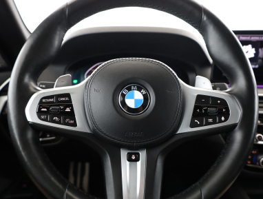 BMW 5 - 2023