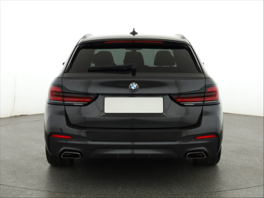 BMW 5 - 2023