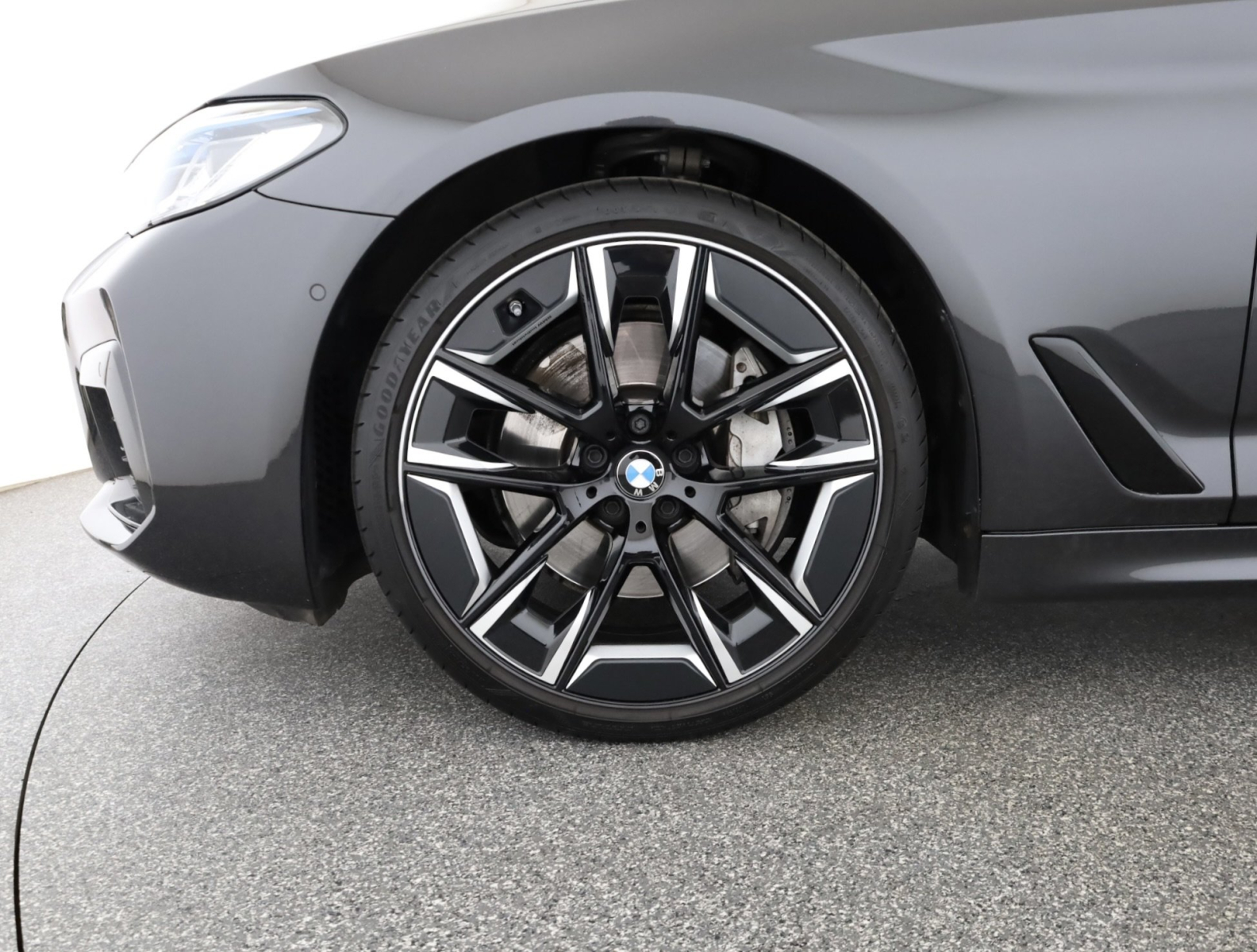 BMW 5 - 2023