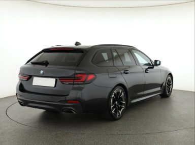 BMW 5 - 2023