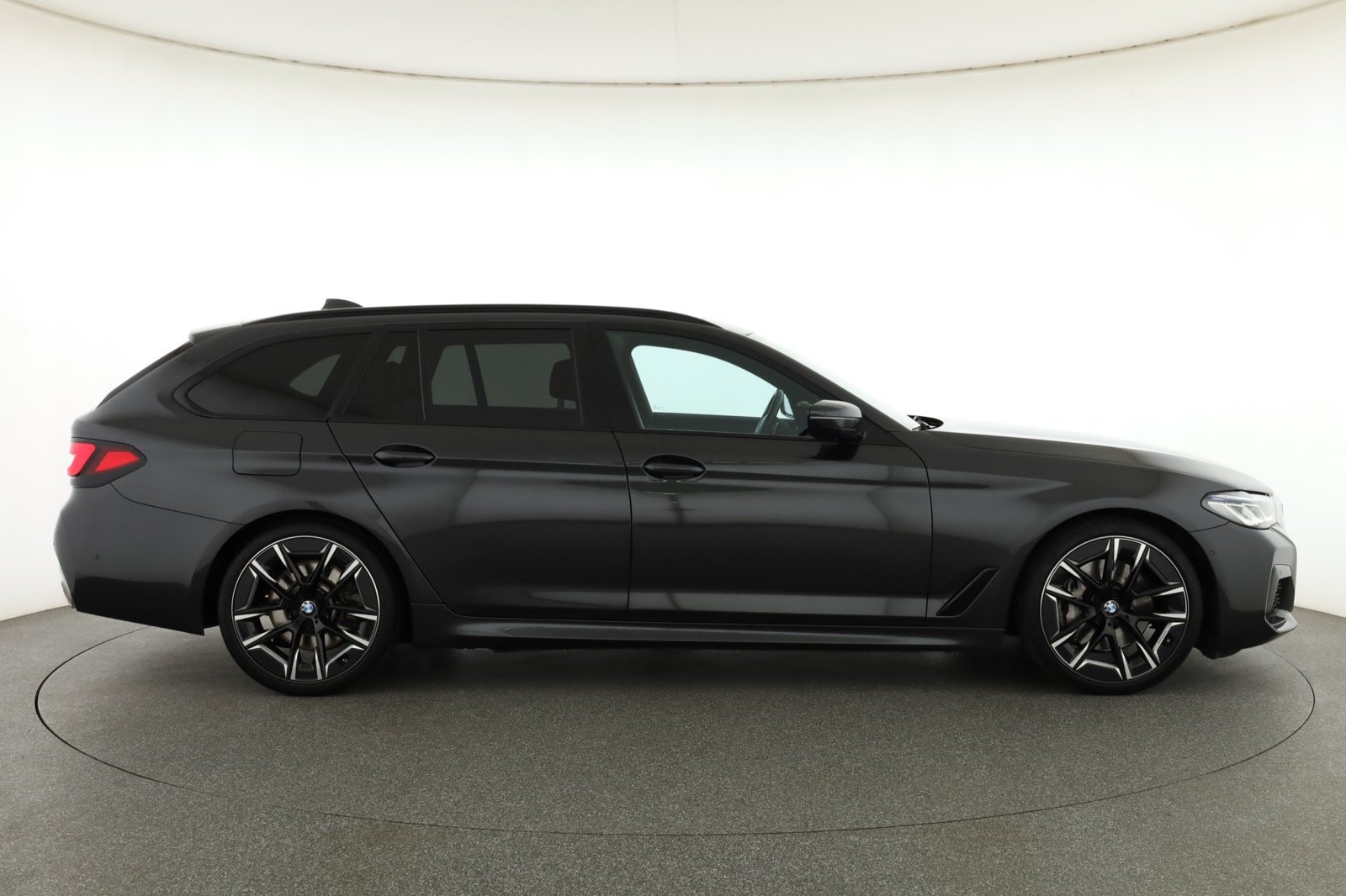 BMW 5 - 2023