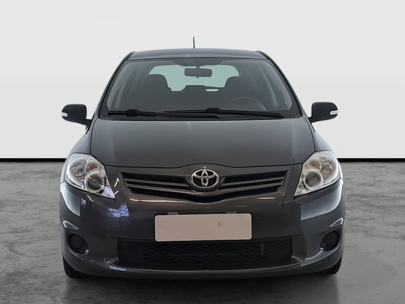 Toyota Auris, 2010