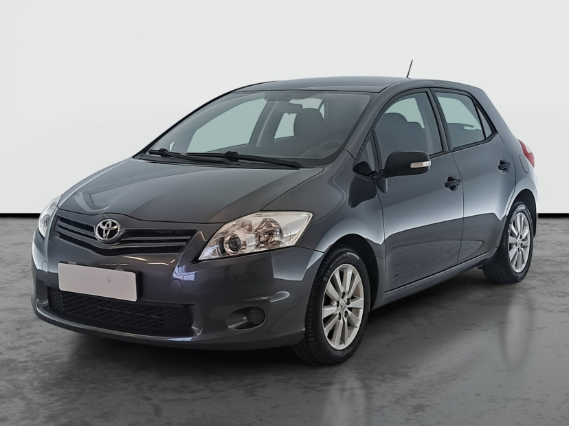 Toyota Auris, 2010