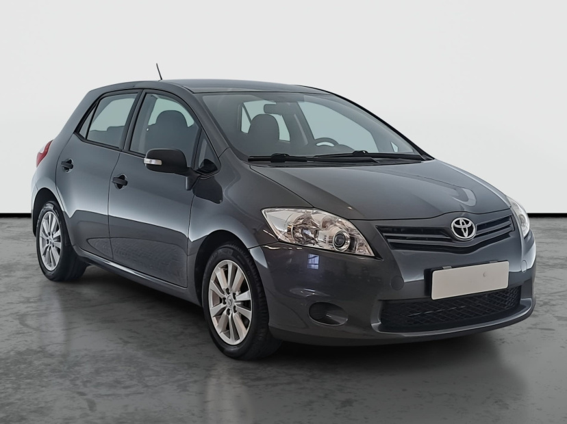 Toyota Auris, 2010