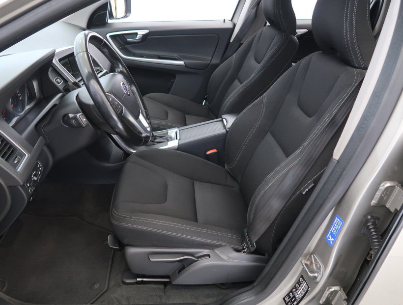 Volvo XC60, 2015