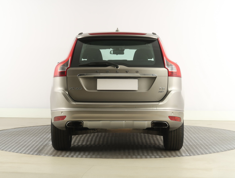 Volvo XC60, 2015
