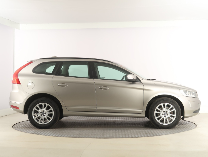 Volvo XC60, 2015