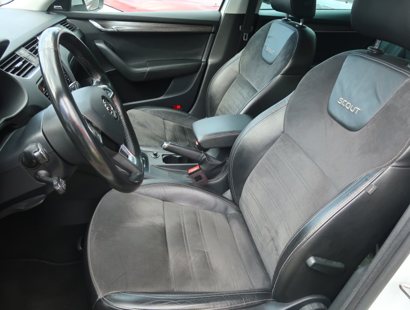 Škoda Octavia Scout, 2020