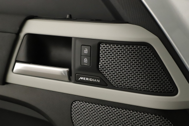 Land Rover Defender - 2023