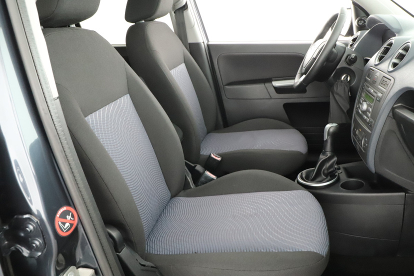 Ford Fusion, 2010