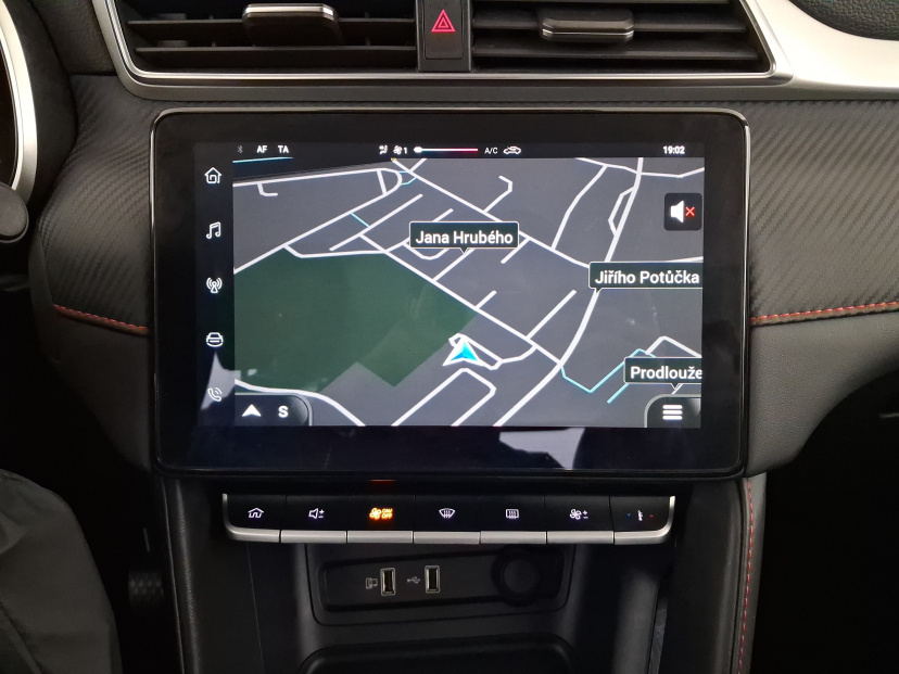 MG ZS SUV, 2025