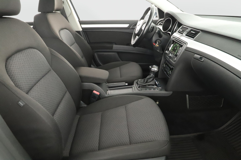 Škoda Superb, 2011