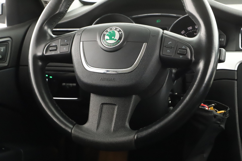 Škoda Superb, 2011