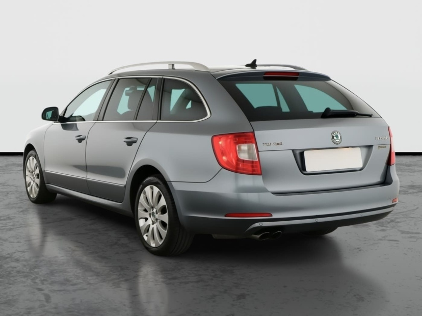 Škoda Superb, 2011