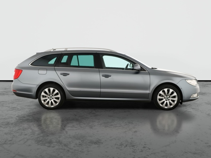 Škoda Superb, 2011