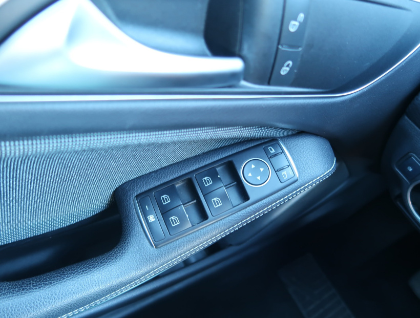 Mercedes-Benz A, 2016