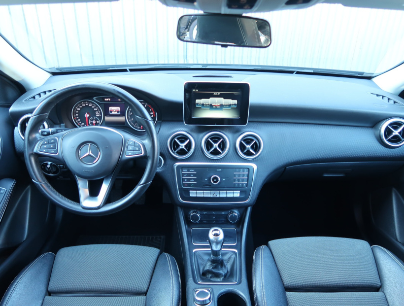 Mercedes-Benz A, 2016