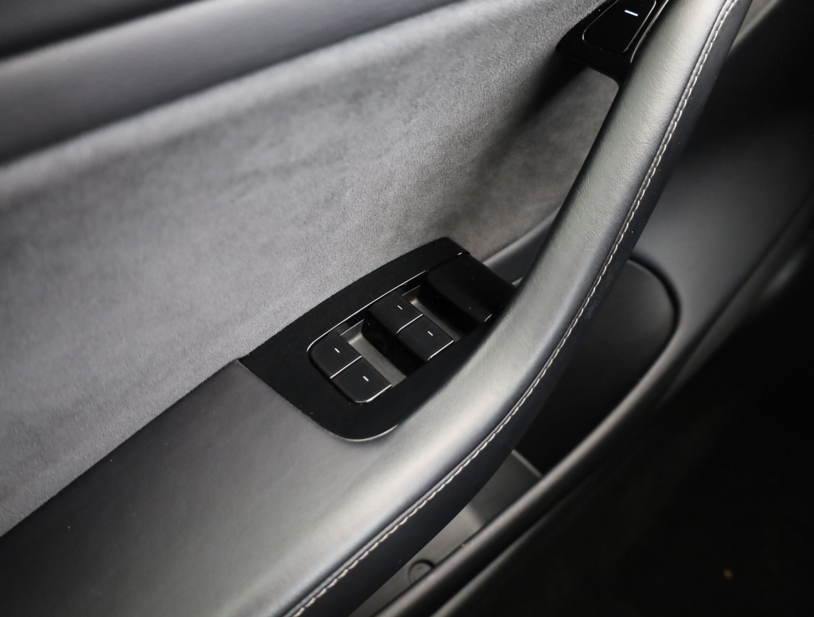 Tesla Model 3 Long Range AWD – fotografie 21