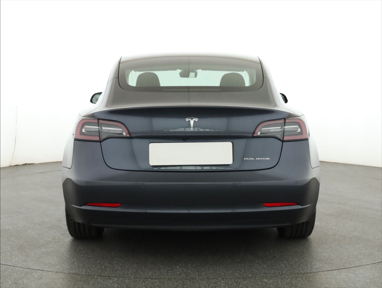 Tesla Model 3 Long Range AWD – fotografie 6