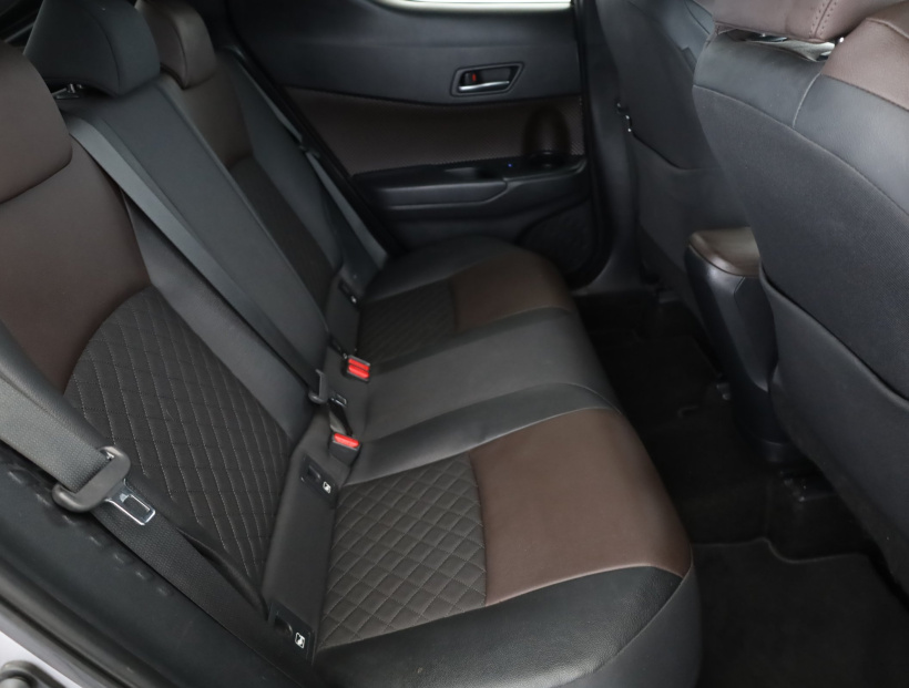 Toyota C-HR, 2019