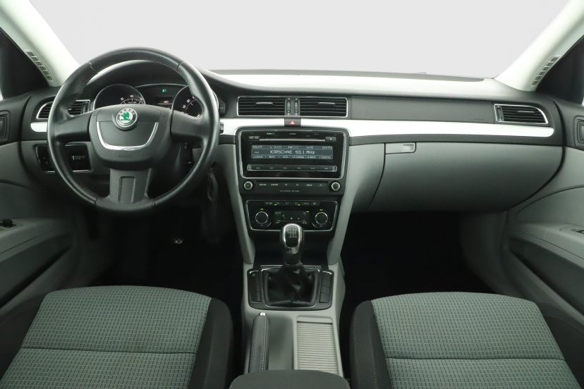 Škoda Superb, 2010