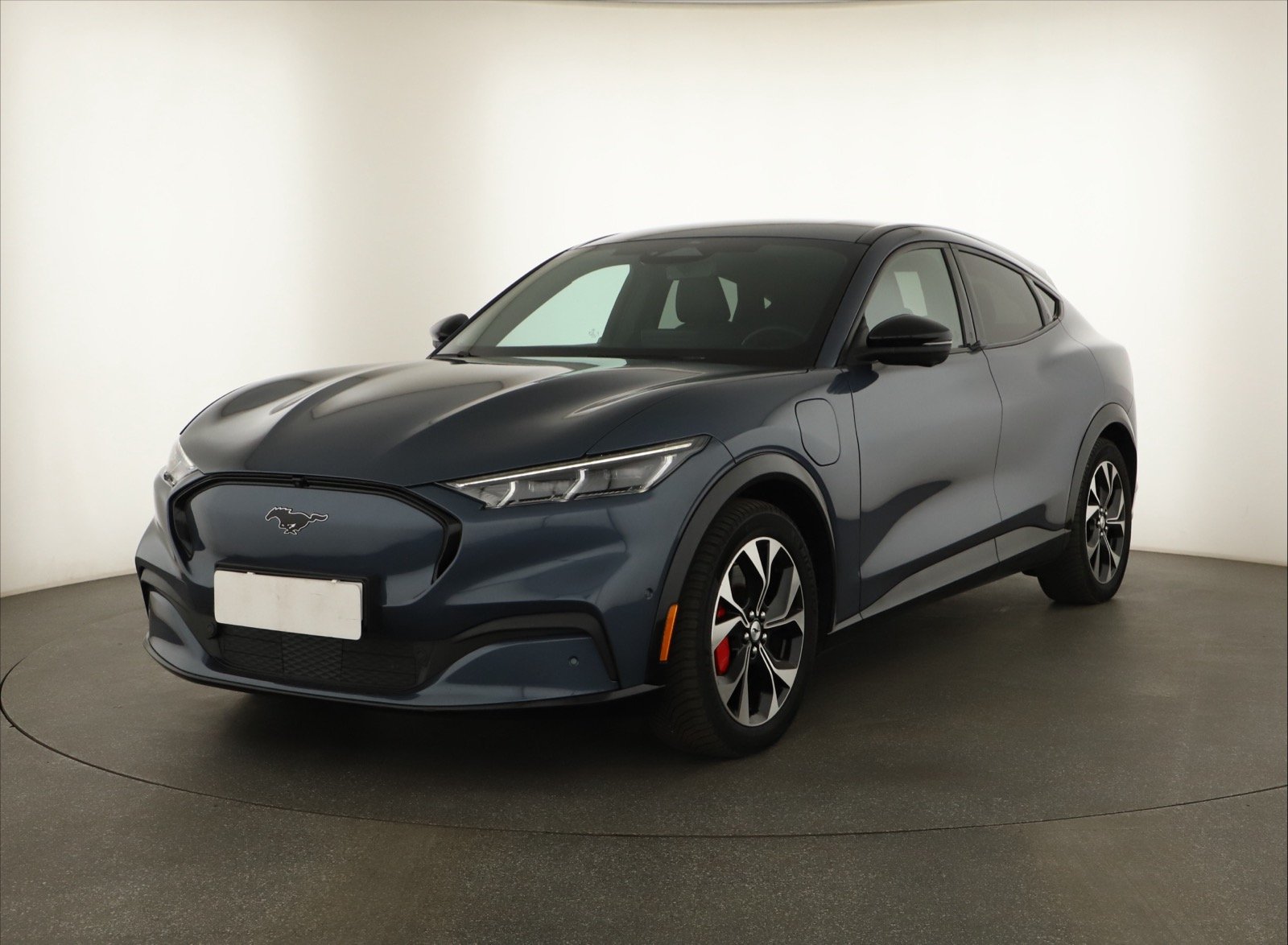 Ford Mustang Mach-E Standard Range AWD, 2021 3