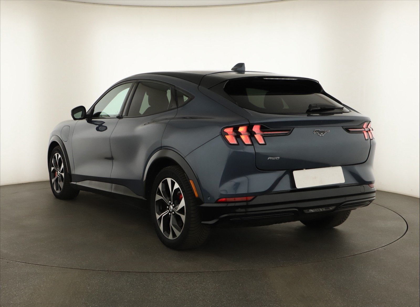 Ford Mustang Mach-E Standard Range AWD, 2021 5