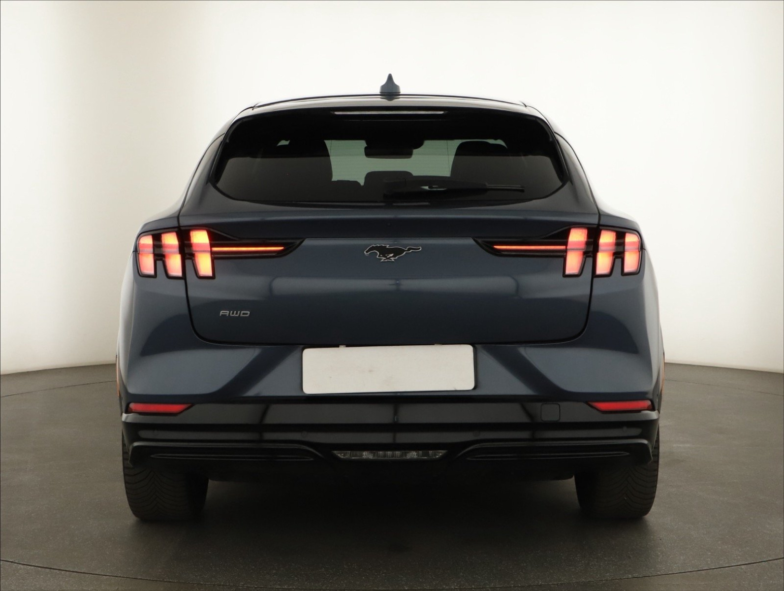 Ford Mustang Mach-E Standard Range AWD, 2021 6
