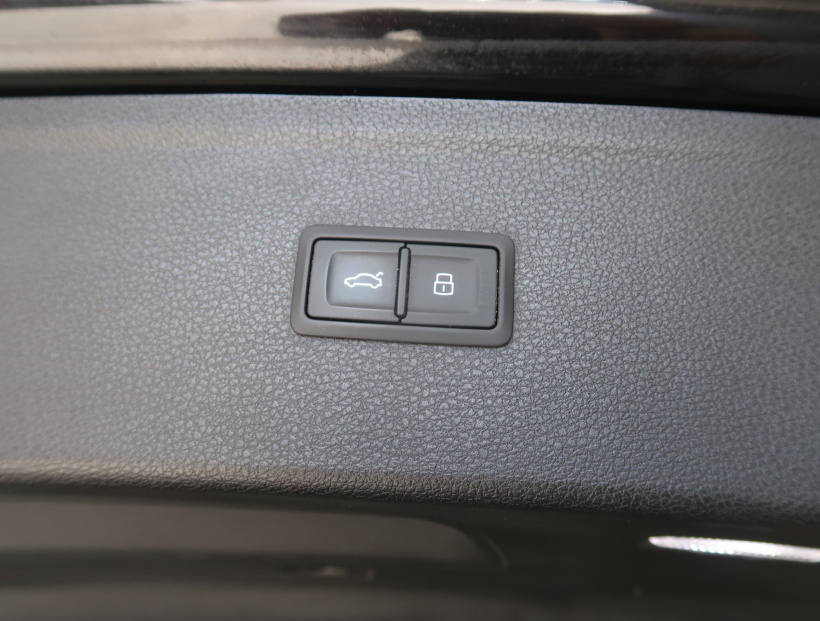 Audi SQ5, 2018