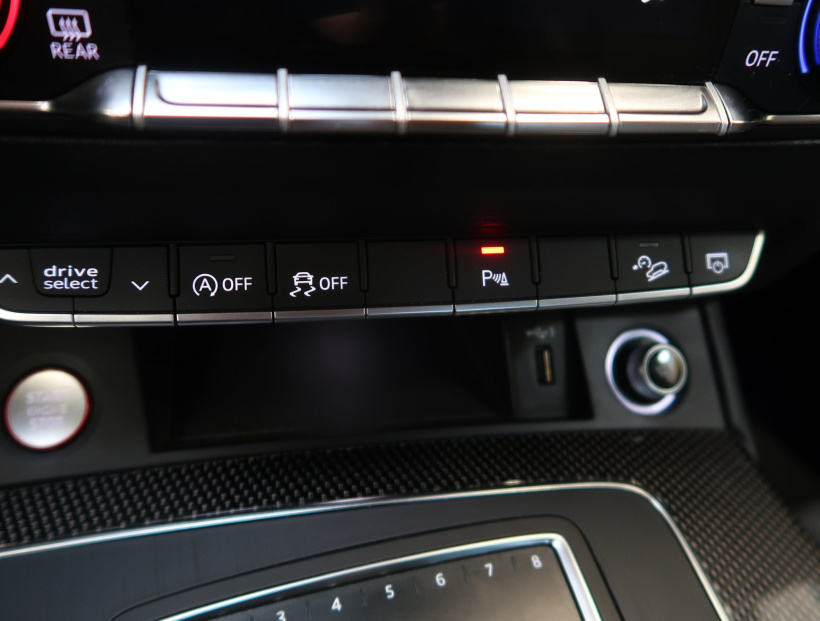 Audi SQ5, 2018