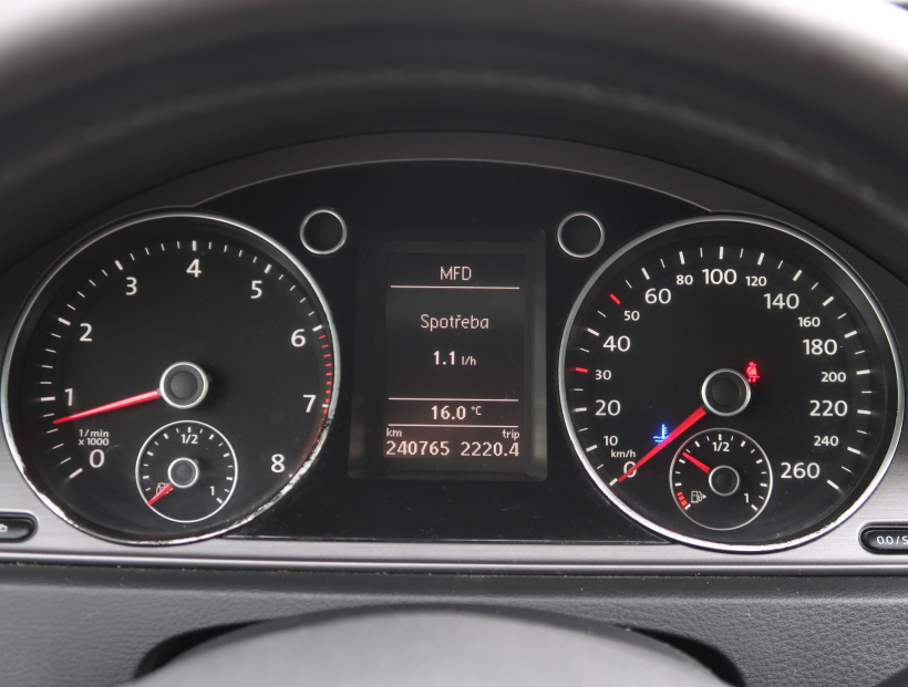 Volkswagen Passat, 2011