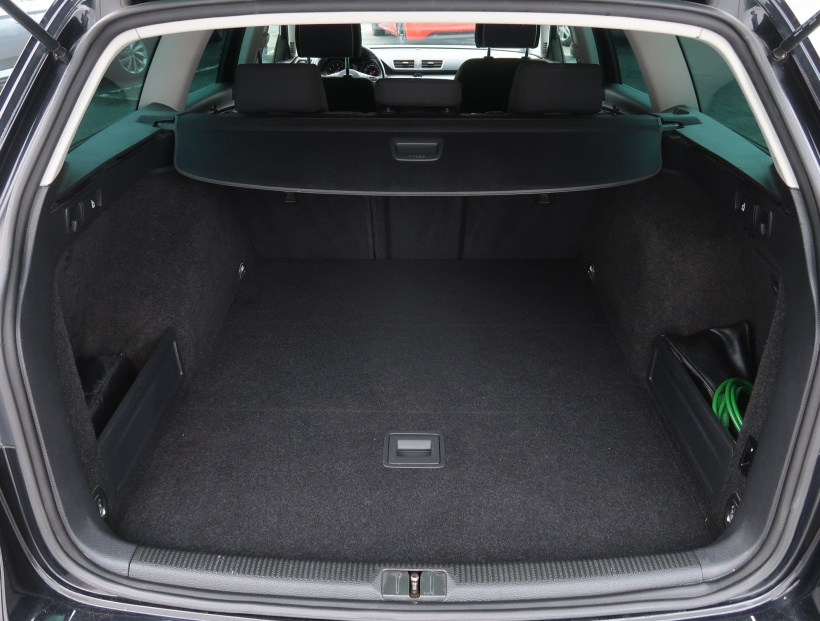 Volkswagen Passat, 2011