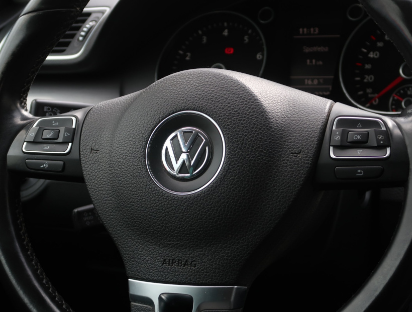 Volkswagen Passat, 2011