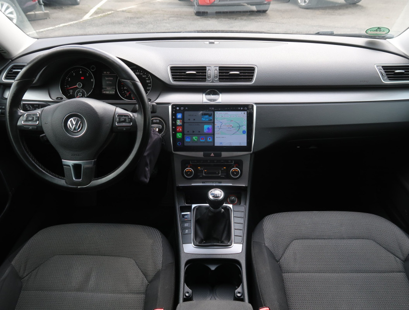 Volkswagen Passat, 2011