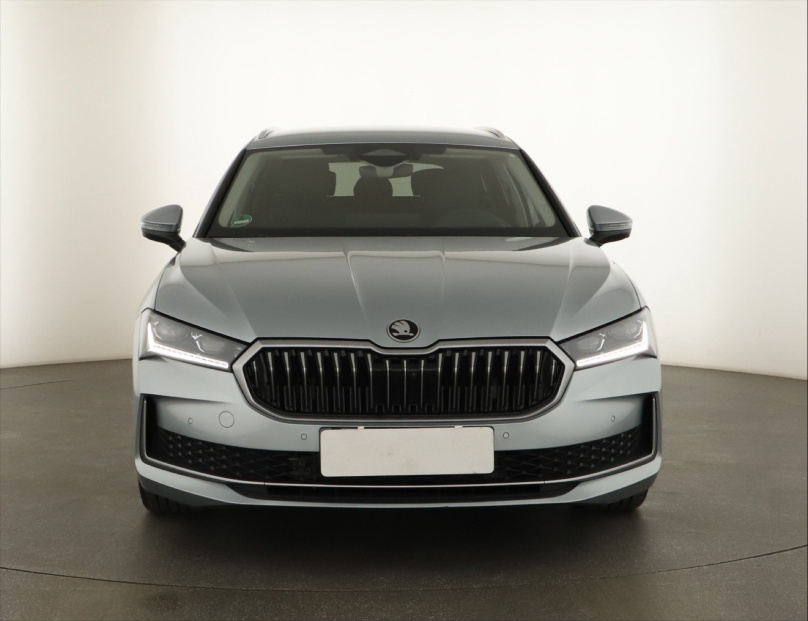 Škoda Superb, 2025
