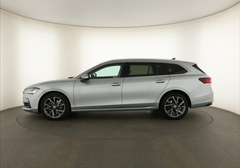 Škoda Superb, 2025