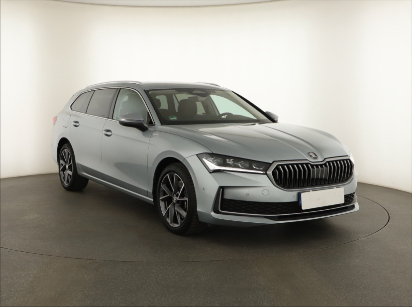 Škoda Superb, 2025