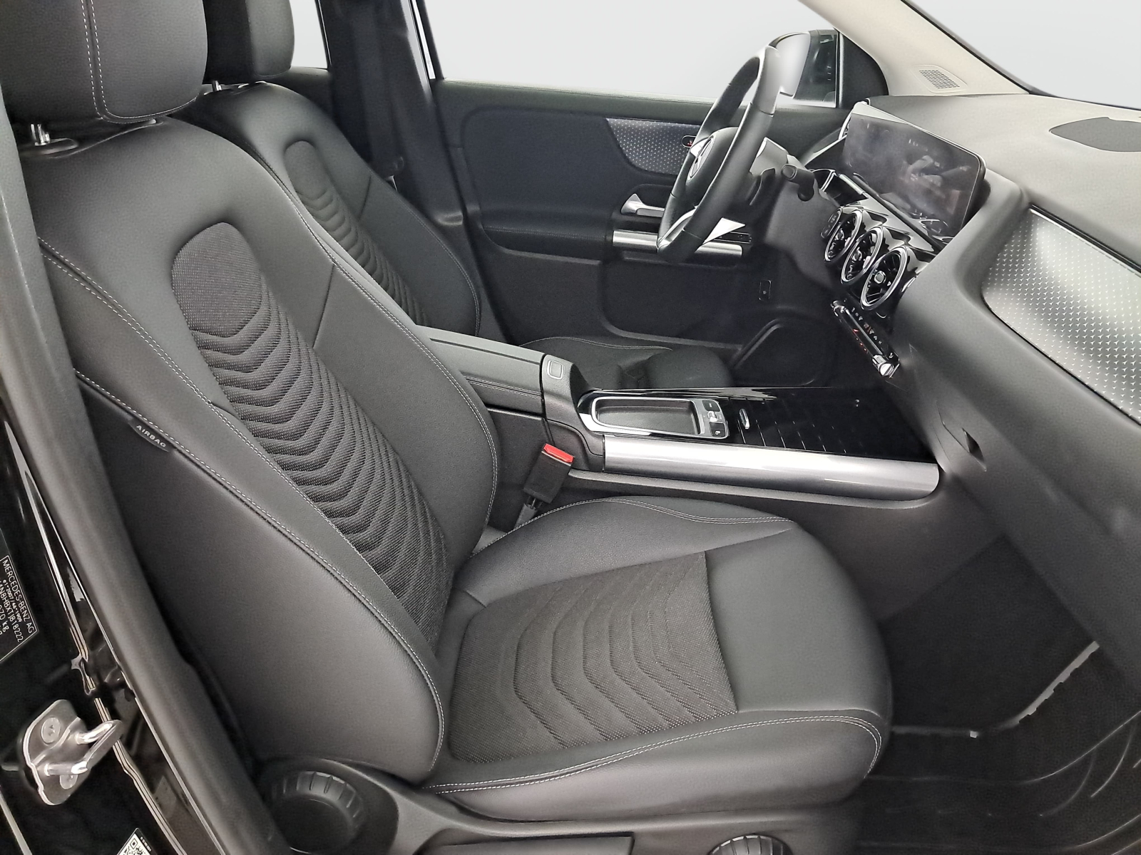 Mercedes-Benz GLA - 2025