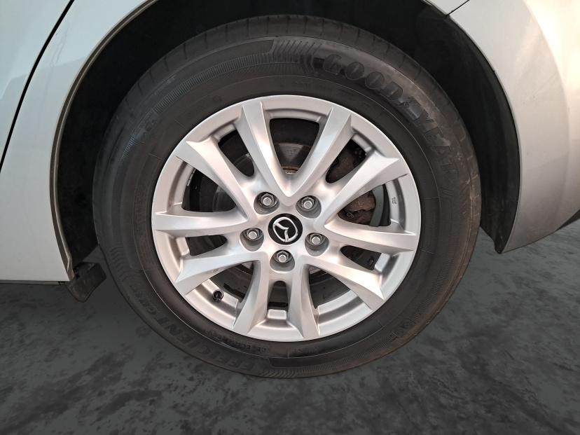 Mazda 3, 2013