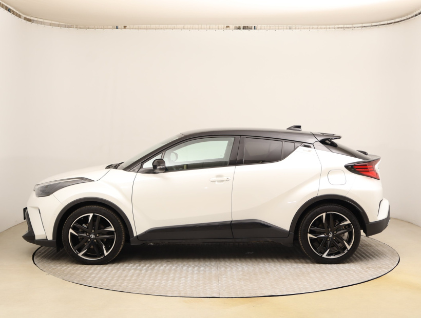 Toyota C-HR, 2022