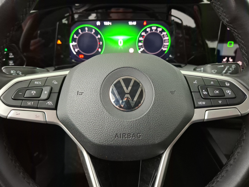 Volkswagen Golf, 2022