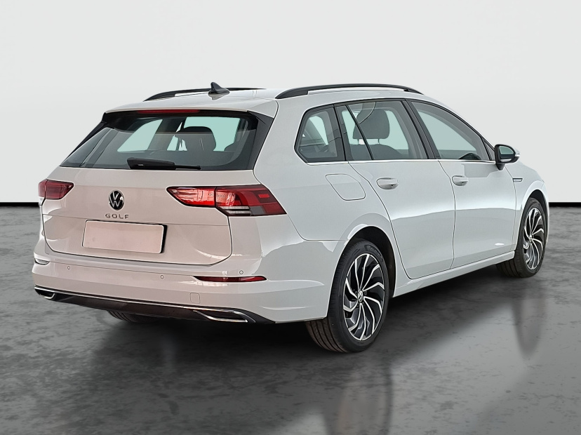 Volkswagen Golf, 2022