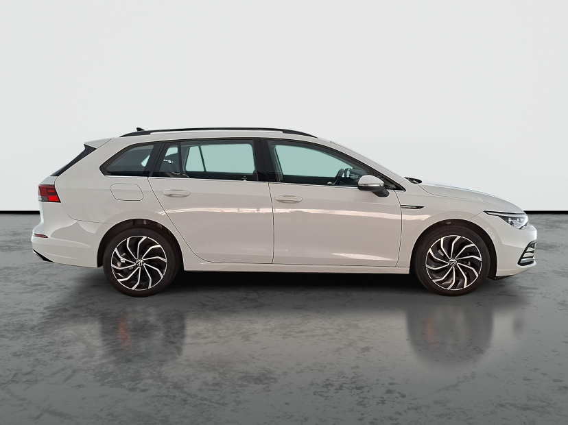 Volkswagen Golf, 2022